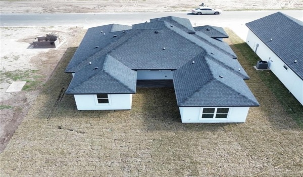 8039 N 48th Lane, McAllen, TX 78504, 3 Bedrooms Bedrooms, ,2 BathroomsBathrooms,Residential,For Sale,8039 N 48th Lane,461373