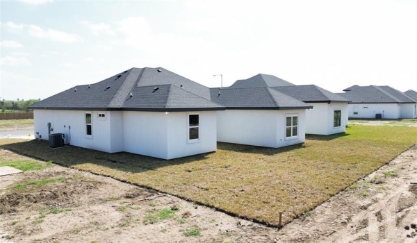 8039 N 48th Lane, McAllen, TX 78504, 3 Bedrooms Bedrooms, ,2 BathroomsBathrooms,Residential,For Sale,8039 N 48th Lane,461373