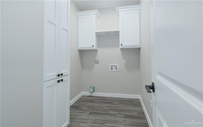 2312 N Piedra Avenue, Edinburg, TX 78542, 3 Bedrooms Bedrooms, ,2 BathroomsBathrooms,Residential,For Sale,2312 N Piedra Avenue,461380