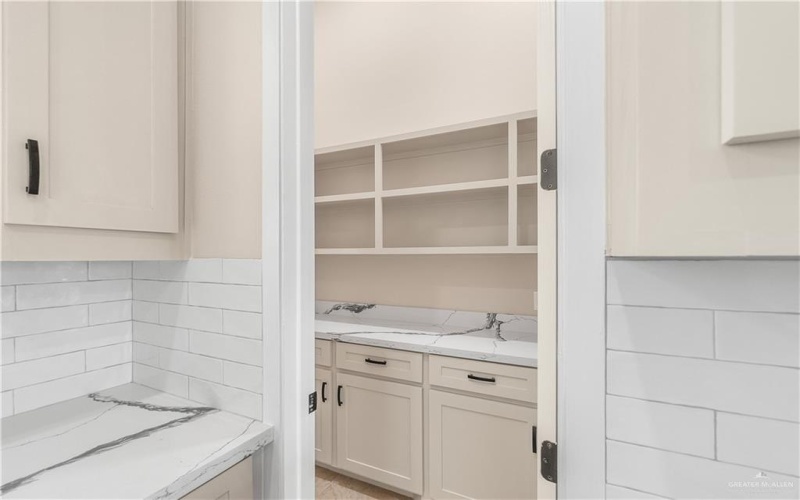 5308 N 42nd Street, McAllen, TX 78504, 3 Habitaciones Habitaciones , ,2 BañosBaños,Residential,En Venta,5308 N 42nd Street,461409