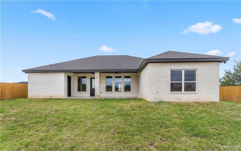 5308 N 42nd Street, McAllen, TX 78504, 3 Habitaciones Habitaciones , ,2 BañosBaños,Residential,En Venta,5308 N 42nd Street,461409
