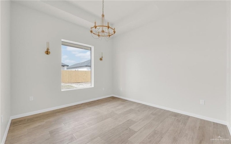 8015 N 48th Lane, McAllen, TX 78504, 4 Habitaciones Habitaciones , ,3 BañosBaños,Residential,En Venta,8015 N 48th Lane,461570