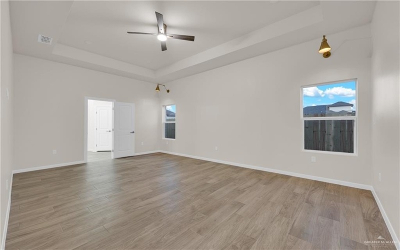 8015 N 48th Lane, McAllen, TX 78504, 4 Habitaciones Habitaciones , ,3 BañosBaños,Residential,En Venta,8015 N 48th Lane,461570