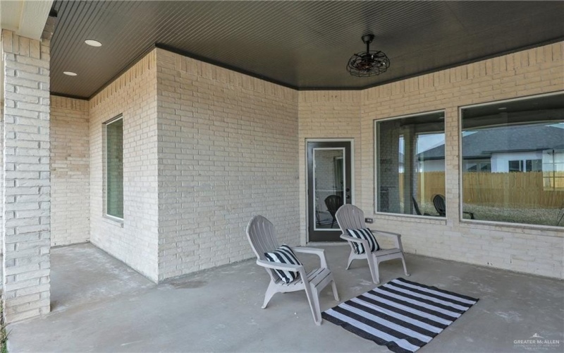 8015 N 48th Lane, McAllen, TX 78504, 4 Habitaciones Habitaciones , ,3 BañosBaños,Residential,En Venta,8015 N 48th Lane,461570