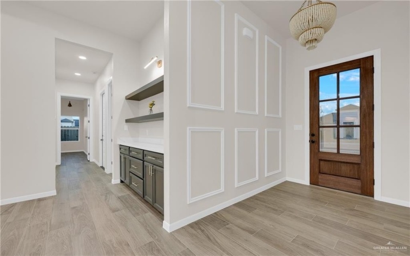 8015 N 48th Lane, McAllen, TX 78504, 4 Habitaciones Habitaciones , ,3 BañosBaños,Residential,En Venta,8015 N 48th Lane,461570