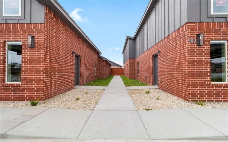 903 W 8th Street #1, Mission, TX 78572, 2 Habitaciones Habitaciones , ,2 BañosBaños,Residential Lease,En Alquiler,903 W 8th Street,461596