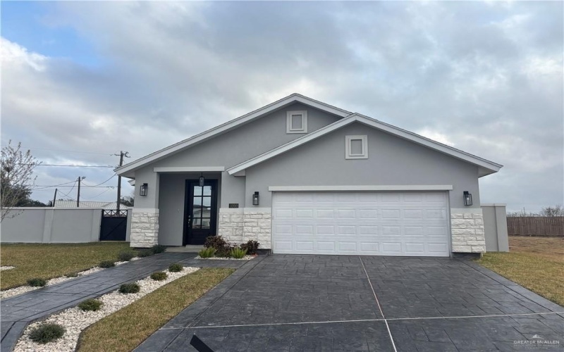 3200 S Auburndale Avenue, Edinburg, TX 78542, 3 Bedrooms Bedrooms, ,2 BathroomsBathrooms,Residential,For Sale,3200 S Auburndale Avenue,461749