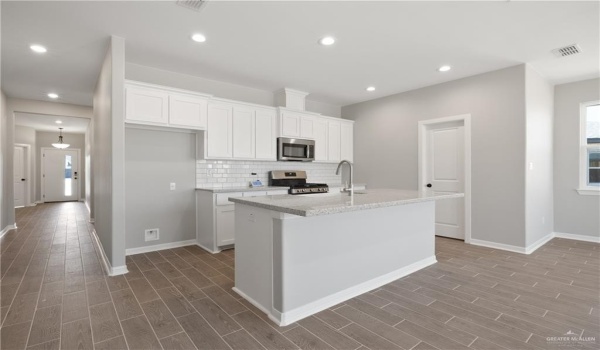 2532 N Blue Sage Avenue, Edinburg, TX 78541, 3 Bedrooms Bedrooms, ,2 BathroomsBathrooms,Residential,For Sale,2532 N Blue Sage Avenue,461877