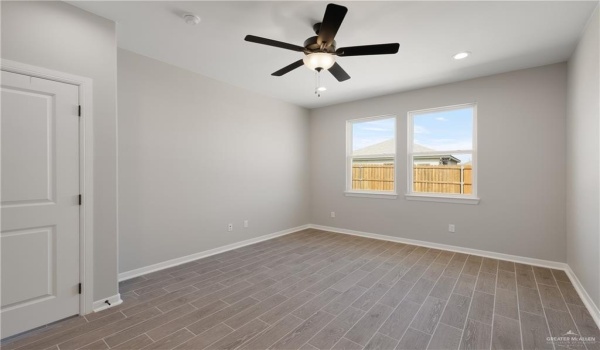 2532 N Blue Sage Avenue, Edinburg, TX 78541, 3 Bedrooms Bedrooms, ,2 BathroomsBathrooms,Residential,For Sale,2532 N Blue Sage Avenue,461877