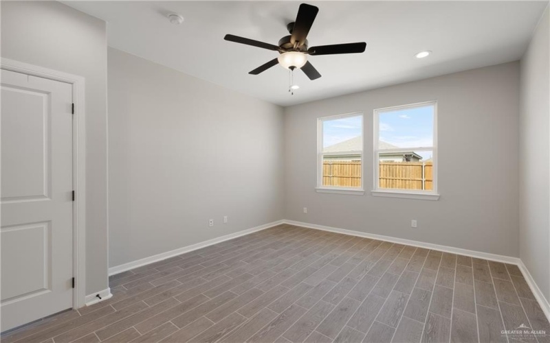 2532 N Blue Sage Avenue, Edinburg, TX 78541, 3 Bedrooms Bedrooms, ,2 BathroomsBathrooms,Residential,For Sale,2532 N Blue Sage Avenue,461877