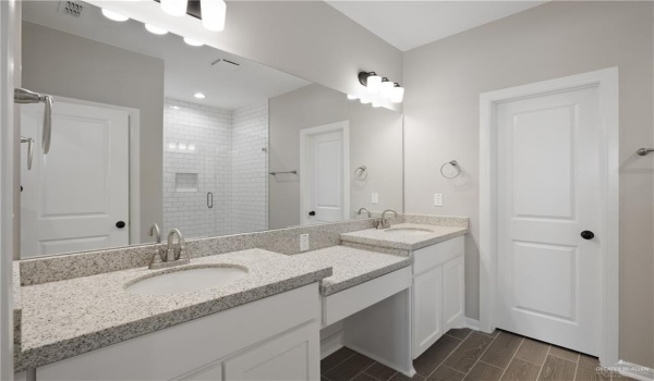 2532 N Blue Sage Avenue, Edinburg, TX 78541, 3 Bedrooms Bedrooms, ,2 BathroomsBathrooms,Residential,For Sale,2532 N Blue Sage Avenue,461877