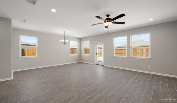 2532 N Blue Sage Avenue, Edinburg, TX 78541, 3 Bedrooms Bedrooms, ,2 BathroomsBathrooms,Residential,For Sale,2532 N Blue Sage Avenue,461877