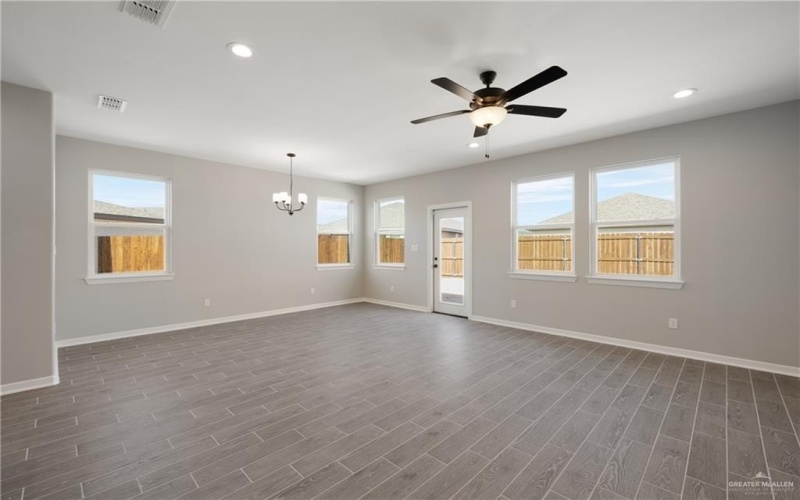 2532 N Blue Sage Avenue, Edinburg, TX 78541, 3 Bedrooms Bedrooms, ,2 BathroomsBathrooms,Residential,For Sale,2532 N Blue Sage Avenue,461877