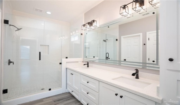 1013 Magnolia Street, Mission, TX 78573, 3 Bedrooms Bedrooms, ,2 BathroomsBathrooms,Residential,For Sale,1013 Magnolia Street,461958