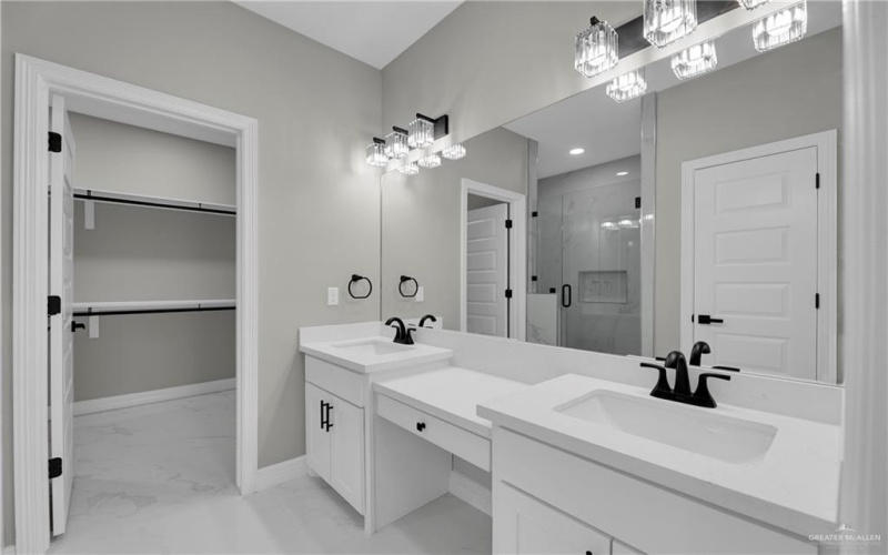 3104 N Alyna Avenue, Edinburg, TX 78541, 4 Bedrooms Bedrooms, ,2 BathroomsBathrooms,Residential,For Sale,3104 N Alyna Avenue,452354