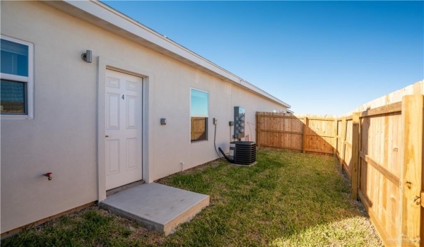 4209 La Vista Avenue #4, McAllen, TX 78501, 2 Bedrooms Bedrooms, ,2 BathroomsBathrooms,Residential Lease,For Rent,4209 La Vista Avenue,452645