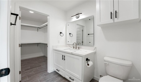 1205 S 19 1/2 Street, McAllen, TX 78501, 2 Bedrooms Bedrooms, ,2 BathroomsBathrooms,Residential,For Sale,1205 S 19 1/2 Street,452770