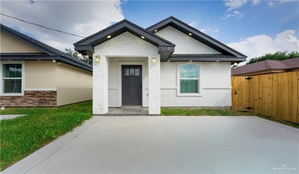1205 S 19 1/2 Street, McAllen, TX 78501, 2 Bedrooms Bedrooms, ,2 BathroomsBathrooms,Residential,For Sale,1205 S 19 1/2 Street,452770
