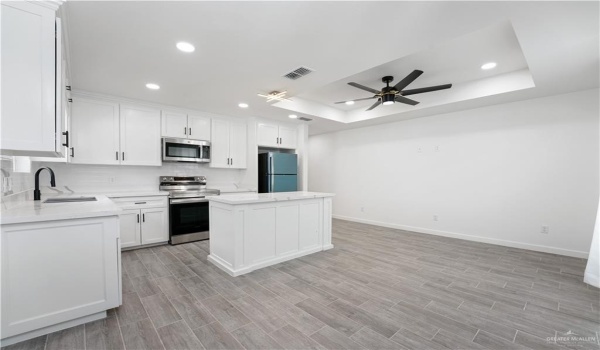 1205 S 19 1/2 Street, McAllen, TX 78501, 2 Bedrooms Bedrooms, ,2 BathroomsBathrooms,Residential,For Sale,1205 S 19 1/2 Street,452770