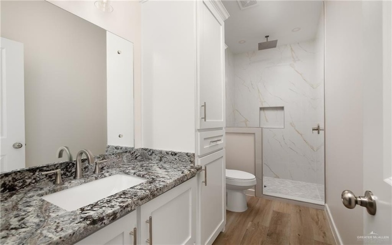 820 N Brushfield Avenue, Edinburg, TX 78541, 3 Bedrooms Bedrooms, ,2 BathroomsBathrooms,Residential,For Sale,820 N Brushfield Avenue,453088