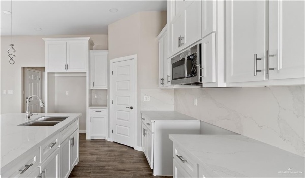 820 W Sycamore Avenue, Mission, TX 78573, 3 Habitaciones Habitaciones , ,2 BañosBaños,Residential,En Venta,820 W Sycamore Avenue,453766