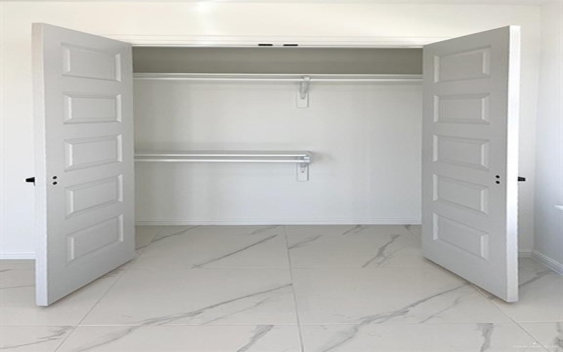 5921 N Playa Del Sol Street, Edinburg, TX 78542, 3 Bedrooms Bedrooms, ,2 BathroomsBathrooms,Residential,For Sale,5921 N Playa Del Sol Street,455890