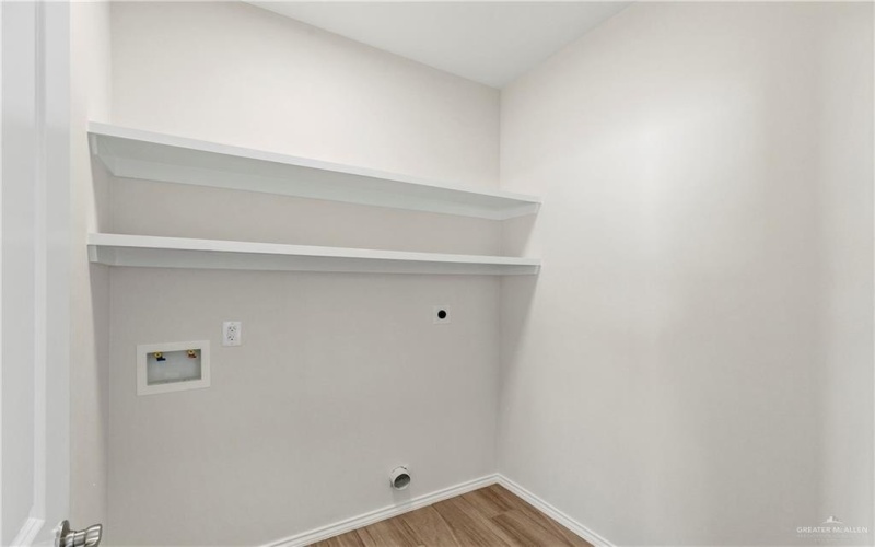 3119 E La Cienega Street, Edinburg, TX 78542, 4 Bedrooms Bedrooms, ,2 BathroomsBathrooms,Residential,For Sale,3119 E La Cienega Street,455936
