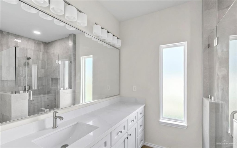 3119 E La Cienega Street, Edinburg, TX 78542, 4 Bedrooms Bedrooms, ,2 BathroomsBathrooms,Residential,For Sale,3119 E La Cienega Street,455936