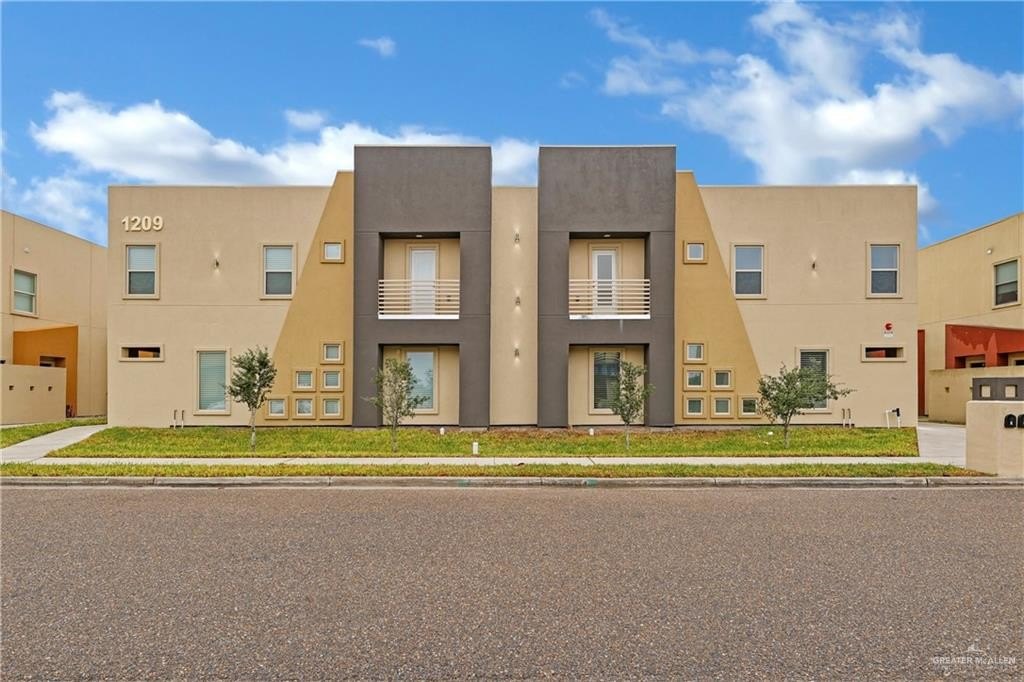1209 E Camellia Avenue #4, McAllen, TX 78501, 3 Bedrooms Bedrooms, ,2 BathroomsBathrooms,Residential,For Sale,1209 E Camellia Avenue,456282