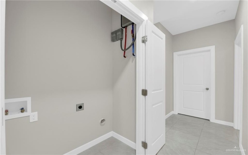 1209 E Camellia Avenue #4, McAllen, TX 78501, 3 Bedrooms Bedrooms, ,2 BathroomsBathrooms,Residential,For Sale,1209 E Camellia Avenue,456282