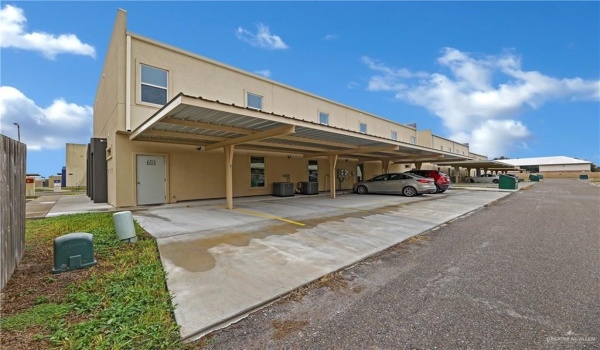 1209 E Camellia Avenue #4, McAllen, TX 78501, 3 Bedrooms Bedrooms, ,2 BathroomsBathrooms,Residential,For Sale,1209 E Camellia Avenue,456282