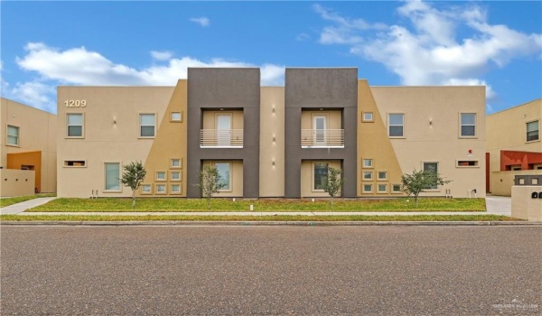 1209 E Camellia Avenue #4, McAllen, TX 78501, 3 Bedrooms Bedrooms, ,2 BathroomsBathrooms,Residential,For Sale,1209 E Camellia Avenue,456282