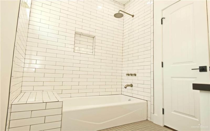 6112 N Pedaso Del Sol Street, Edinburg, TX 78542, 3 Bedrooms Bedrooms, ,2 BathroomsBathrooms,Residential,For Sale,6112 N Pedaso Del Sol Street,456348