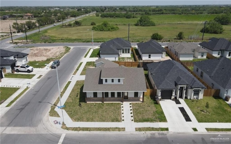 6112 N Pedaso Del Sol Street, Edinburg, TX 78542, 3 Bedrooms Bedrooms, ,2 BathroomsBathrooms,Residential,For Sale,6112 N Pedaso Del Sol Street,456348