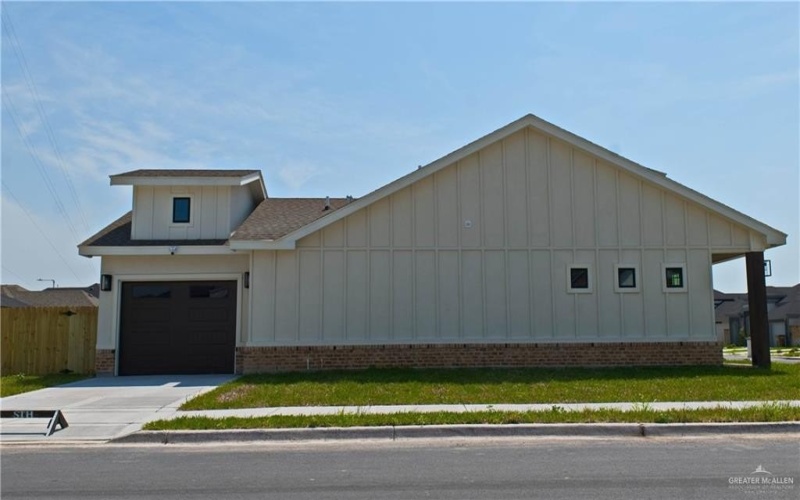 6112 N Pedaso Del Sol Street, Edinburg, TX 78542, 3 Bedrooms Bedrooms, ,2 BathroomsBathrooms,Residential,For Sale,6112 N Pedaso Del Sol Street,456348