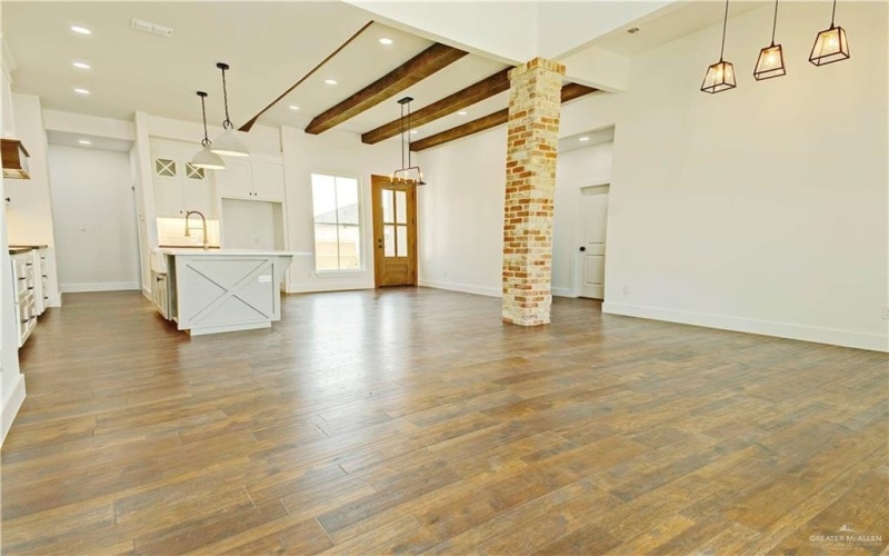6112 N Pedaso Del Sol Street, Edinburg, TX 78542, 3 Bedrooms Bedrooms, ,2 BathroomsBathrooms,Residential,For Sale,6112 N Pedaso Del Sol Street,456348