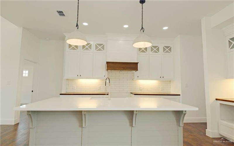 6112 N Pedaso Del Sol Street, Edinburg, TX 78542, 3 Bedrooms Bedrooms, ,2 BathroomsBathrooms,Residential,For Sale,6112 N Pedaso Del Sol Street,456348