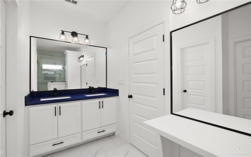 5608 Addison Lane, Weslaco, TX 78599, 4 Habitaciones Habitaciones , ,3 BañosBaños,Residential,En Venta,5608 Addison Lane,456492