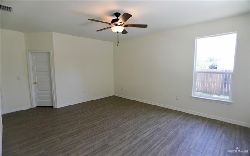 2328 N Peking Street, McAllen, TX 78501, 3 Bedrooms Bedrooms, ,2 BathroomsBathrooms,Residential,For Sale,2328 N Peking Street,456827