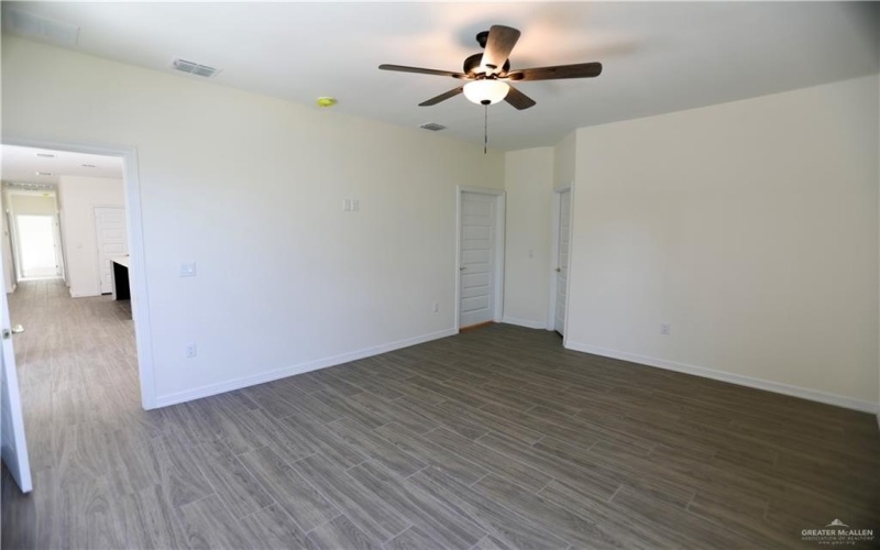 2328 N Peking Street, McAllen, TX 78501, 3 Bedrooms Bedrooms, ,2 BathroomsBathrooms,Residential,For Sale,2328 N Peking Street,456827