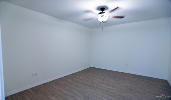 2328 N Peking Street, McAllen, TX 78501, 3 Bedrooms Bedrooms, ,2 BathroomsBathrooms,Residential,For Sale,2328 N Peking Street,456827