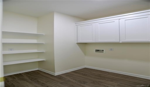 2328 N Peking Street, McAllen, TX 78501, 3 Bedrooms Bedrooms, ,2 BathroomsBathrooms,Residential,For Sale,2328 N Peking Street,456827