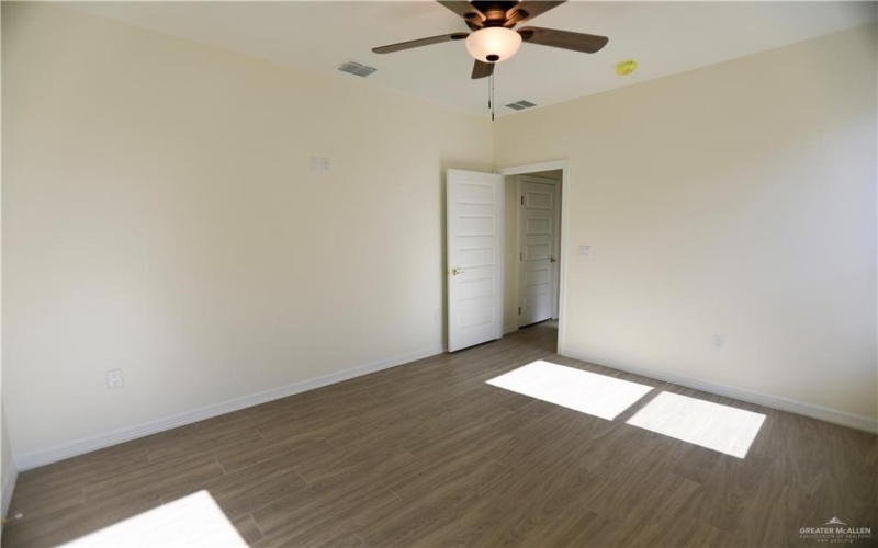 2328 N Peking Street, McAllen, TX 78501, 3 Bedrooms Bedrooms, ,2 BathroomsBathrooms,Residential,For Sale,2328 N Peking Street,456827