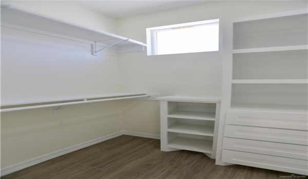 2328 N Peking Street, McAllen, TX 78501, 3 Bedrooms Bedrooms, ,2 BathroomsBathrooms,Residential,For Sale,2328 N Peking Street,456827