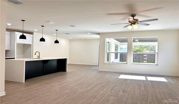 2328 N Peking Street, McAllen, TX 78501, 3 Bedrooms Bedrooms, ,2 BathroomsBathrooms,Residential,For Sale,2328 N Peking Street,456827