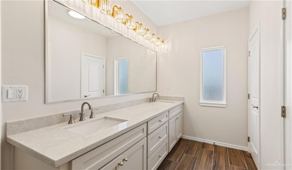 4312 Xenops Avenue, McAllen, TX 78503, 4 Bedrooms Bedrooms, ,2 BathroomsBathrooms,Residential,For Sale,4312 Xenops Avenue,457282