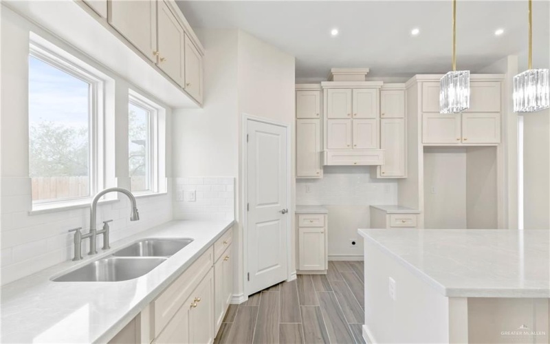 4312 Xenops Avenue, McAllen, TX 78503, 4 Habitaciones Habitaciones , ,2 BañosBaños,Residential,En Venta,4312 Xenops Avenue,457282