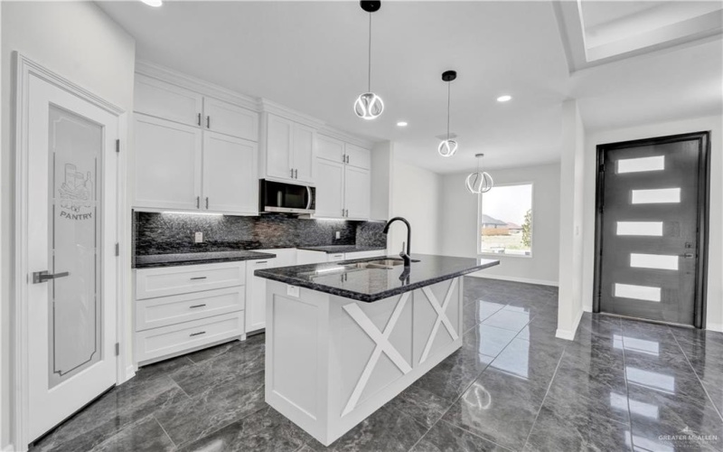 2812 E Pecos Road, Edinburg, TX 78539, 3 Bedrooms Bedrooms, ,2 BathroomsBathrooms,Residential,For Sale,2812 E Pecos Road,457639