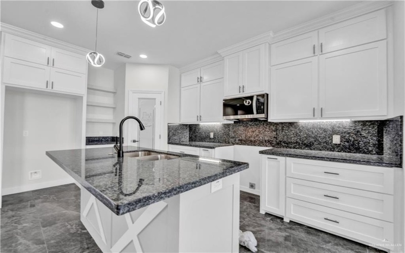 2812 E Pecos Road, Edinburg, TX 78539, 3 Bedrooms Bedrooms, ,2 BathroomsBathrooms,Residential,For Sale,2812 E Pecos Road,457639