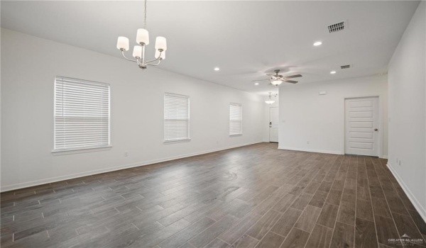 8308 35th Street, McAllen, TX 78504, 2 Bedrooms Bedrooms, ,2 BathroomsBathrooms,Residential Lease,For Rent,8308 35th Street,457821